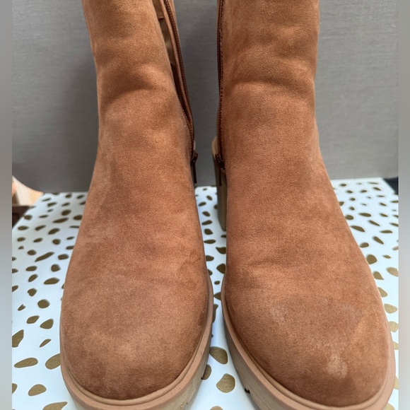 Universal Thread Brown Heeled Boots - Picture 3 of 4